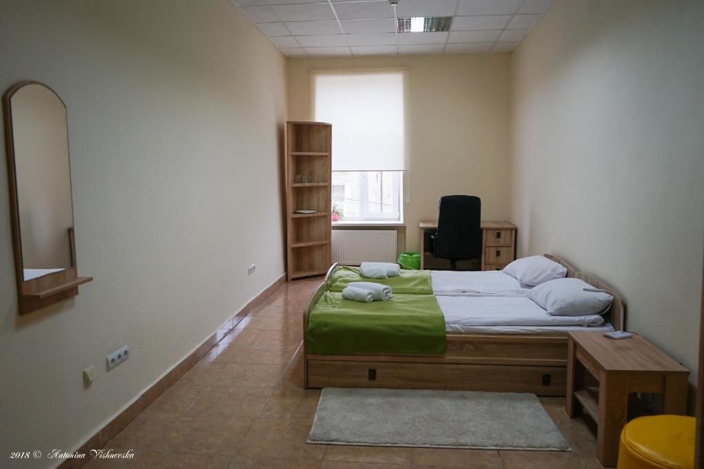 Хостелы Coin Apartments & Hostel Черновцы-49