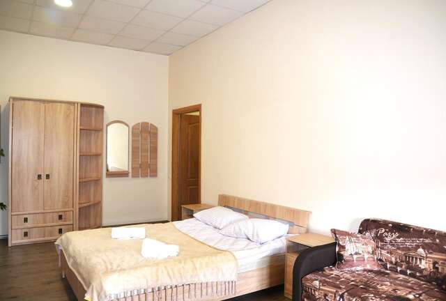 Хостелы Coin Apartments & Hostel Черновцы-12